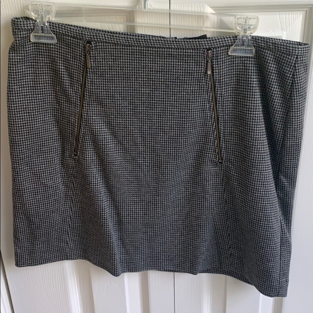 Willi Smith black and gray office skirt